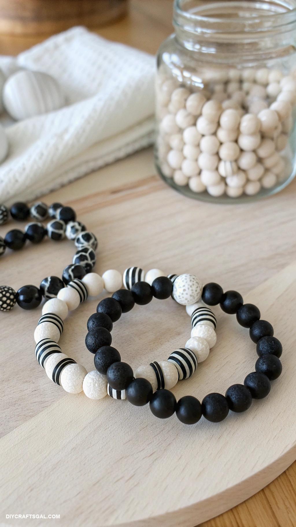 clay bead bracelet ideas Minimalist black and white style