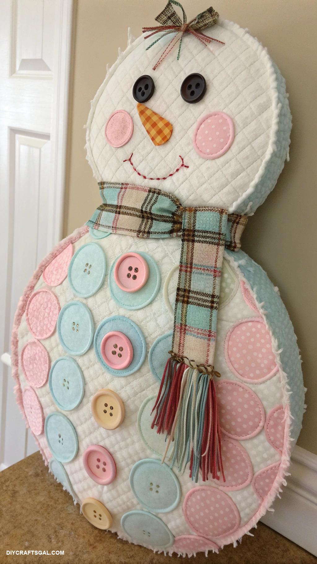 diy snowman decor Fabric and button snowman wall art