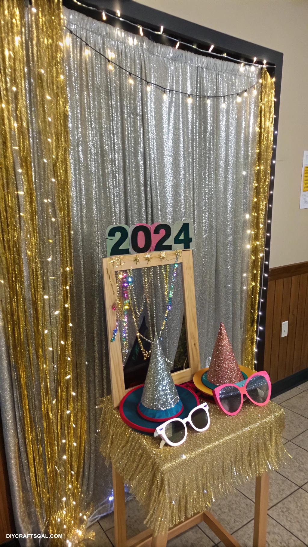 diy new years eve party decor DIY photo booth with New Years props